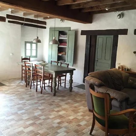 Les Bouis Holiday home Saint-Hilaire (Puy-de-Dome)